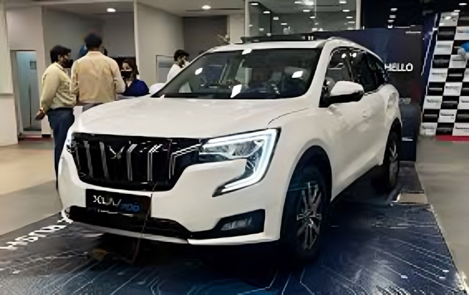 Mahindra XUV700 NXT