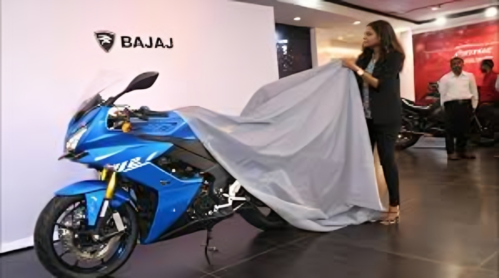 Discovering the Power and Style of Bajaj Pulsar RS400Z-4