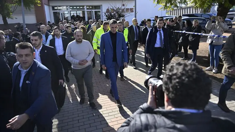 Spain में हुआ ऐसा भयानक रेल हादसा कि 39 लोगों की जान चली गयी, मंजर देख के PM भी रो पड़े,